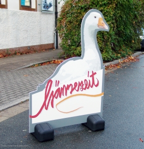 Gänsezeit - Werbeaufsteller