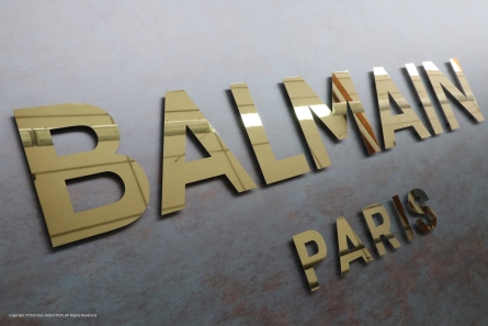BALMAIN PARIS - Goldene Chrombuchstaben aus poliertem Edelstahl