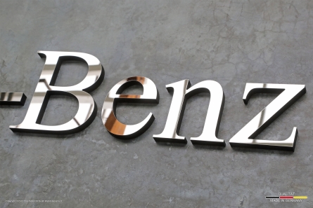 Mercedes Benz - Hochwertige 3D-Buchstaben aus poliertem Edelstahl