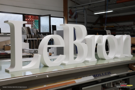 LeBron - Stehende Buchstaben aus hochwertigem Styropor