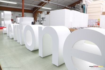 verifone - Stehendes 3D-Logo in XXL