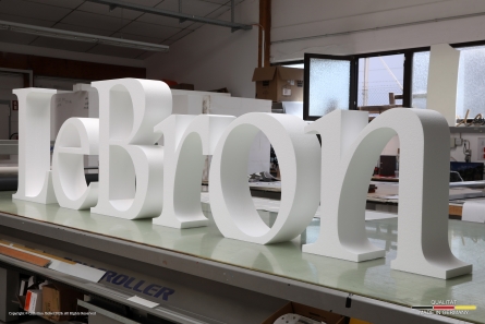 LeBron - Stehende Buchstaben aus hochwertigem Styropor