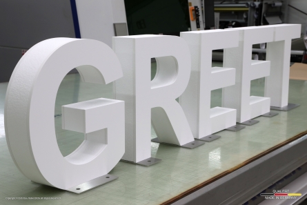 GREET - Stehende Buchstaben für den Außenbereich