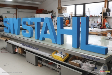 SW STAHL - Große stehende Buchstaben aus EPS