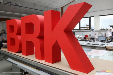 BRK - Stehende 3D-Buchstaben