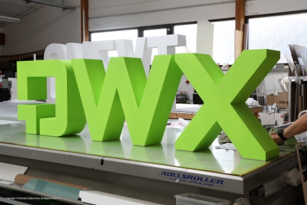 DWX - Stehende Buchstaben aus lackiertem Styropor