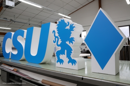 CSU - Stehendes Partei-Logo mit Wappen