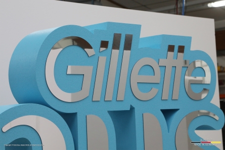Gillette Venus - Stehendes 3D-Logo aus Styropor und Spiegel-Dibond