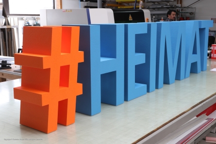 #HEIMAT - Stehende Event-Buchstaben aus Styropor