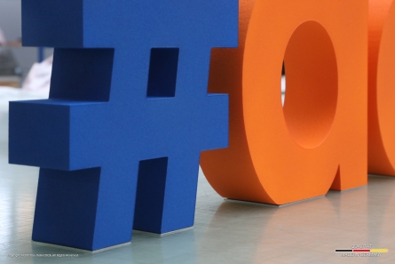aeesuisse - Stehendes Hashtag und 3D-Buchstaben aus Styrodur