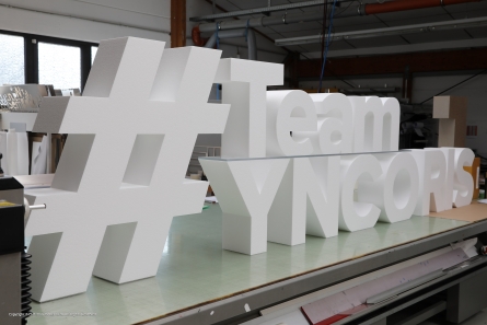 #Team YNCORIS - 2-zeilig stehende Buchstaben aus Styropor (B1)