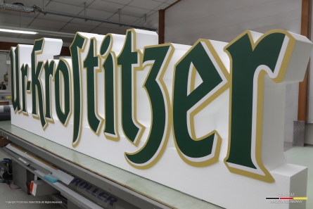 Ur-Krostitzer - Stehendes 3D-Logo aus Styropor und Forex