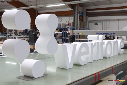 verifone - Stehendes 3D-Logo in XXL