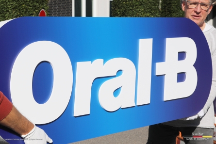 Oral-B - XXL-Logo aus EPS und PVC