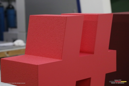 #BILDUNG - Stehendes Logo und Buchstaben aus Styropor