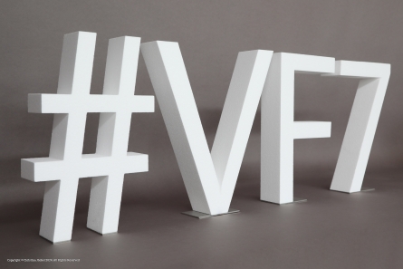 #VF7 - Stehendes Hashtag mit Edelstahl-Sockeln