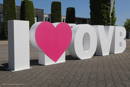 I love OVB - Stehender Schriftzug aus Styropor