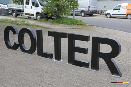 COLTER - Hochwertige stehende Buchstaben für den Außenbereich