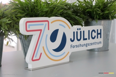 70 Jahre JÜLICH Forschungszentrum - Tischaufsteller aus PVC