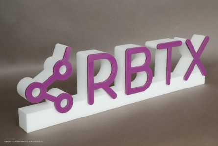 RBTX - Aufsteller aus weißem Styrodur + Acrylox