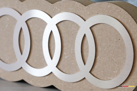 AUDI - 3D-Tischaufsteller aus Holz und Edelstahl