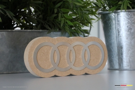 AUDI - 3D-Tischaufsteller aus Holz und Edelstahl