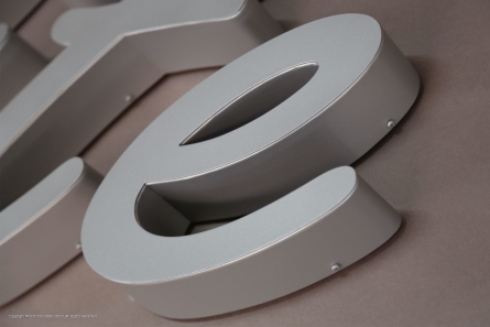 Elite - 3D Profilbuchstaben aus Aluminium