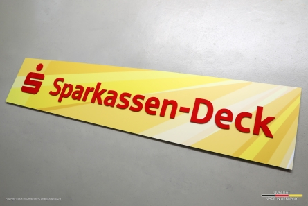 Sparkassen-Deck - Hochwertige Werbetafel mit 3D-Buchstaben aus rotem Acrylox