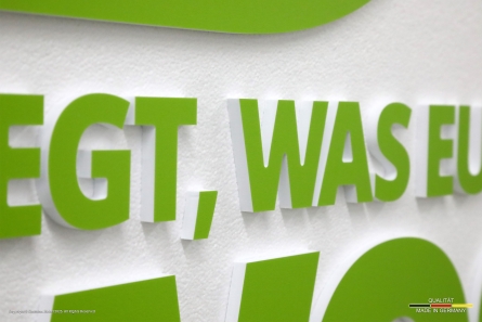 EWR - Bewegt - Logo-Aufsteller aus Styropor und Forex