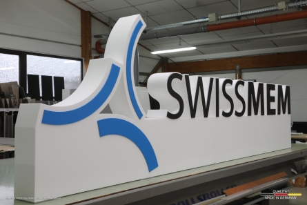 SWISSMEM - Stehendes 3D-Logo