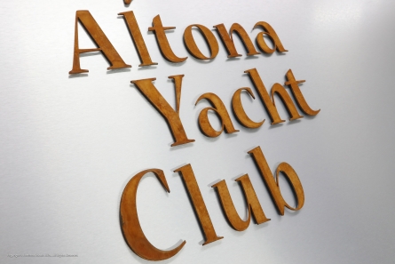 Altona Yacht Club - Cortenstahl-Buchstaben mit Edelrost-Patina