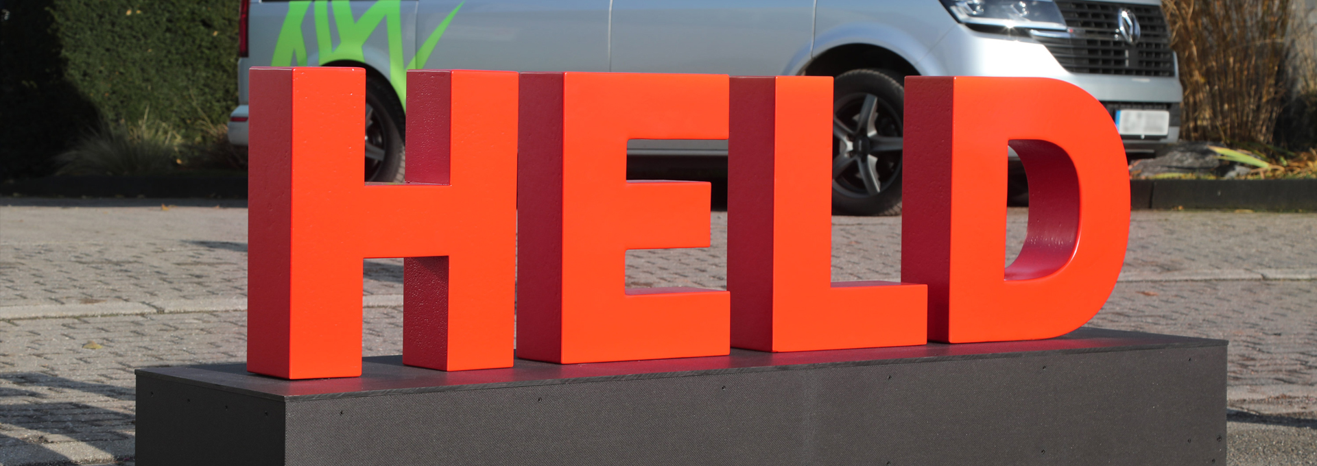 Stehende Buchstaben für den Außenbereich